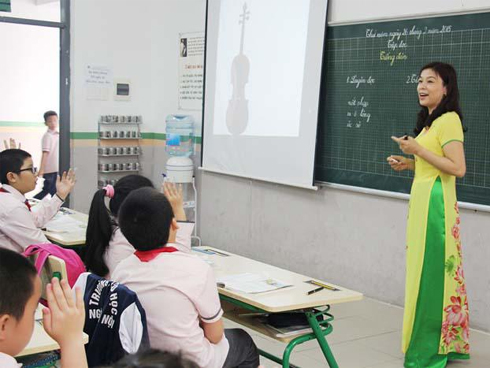 Phì cười trước cách cô giáo chỉ học trò cưa đổ crush bằng thơ, đảm bảo đổ liền trong 5s-2