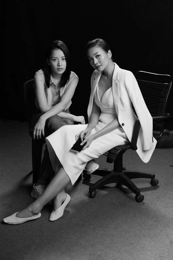 Chi Pu gây choáng với dáng ngồi nhạy cảm trên... đùi Thanh Hằng trong hậu trường-3