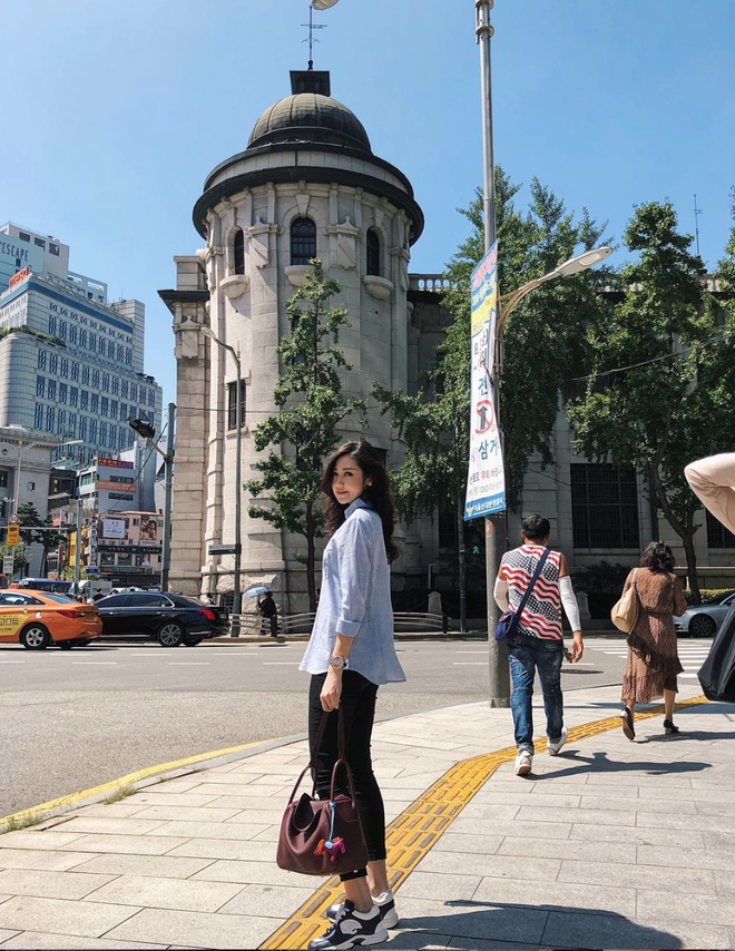 Cuộc sống hôn nhân bình yên đáng mơ ước của dàn mỹ nhân đình đám Vbiz: An nhàn, không xô bồ, được ông xã cưng chiều hết mực!-20