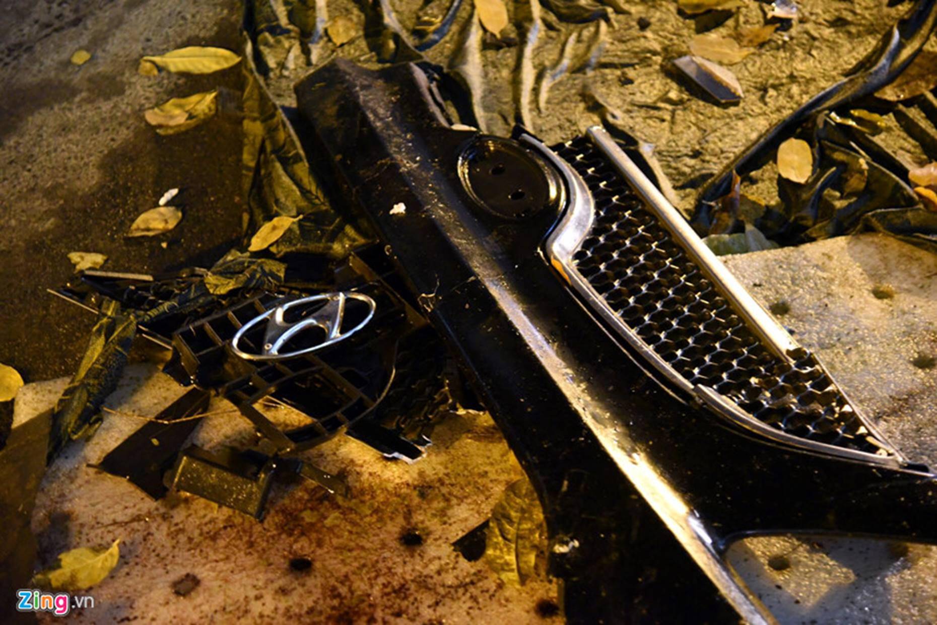 Hiện trường vụ xe Hyundai tông liên hoàn khiến nữ lao công tử vong-4