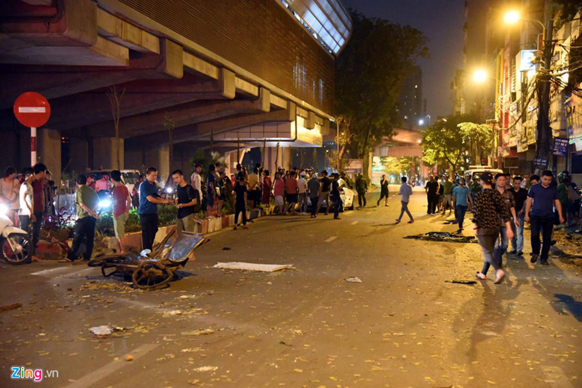 Hiện trường vụ xe Hyundai tông liên hoàn khiến nữ lao công tử vong-7