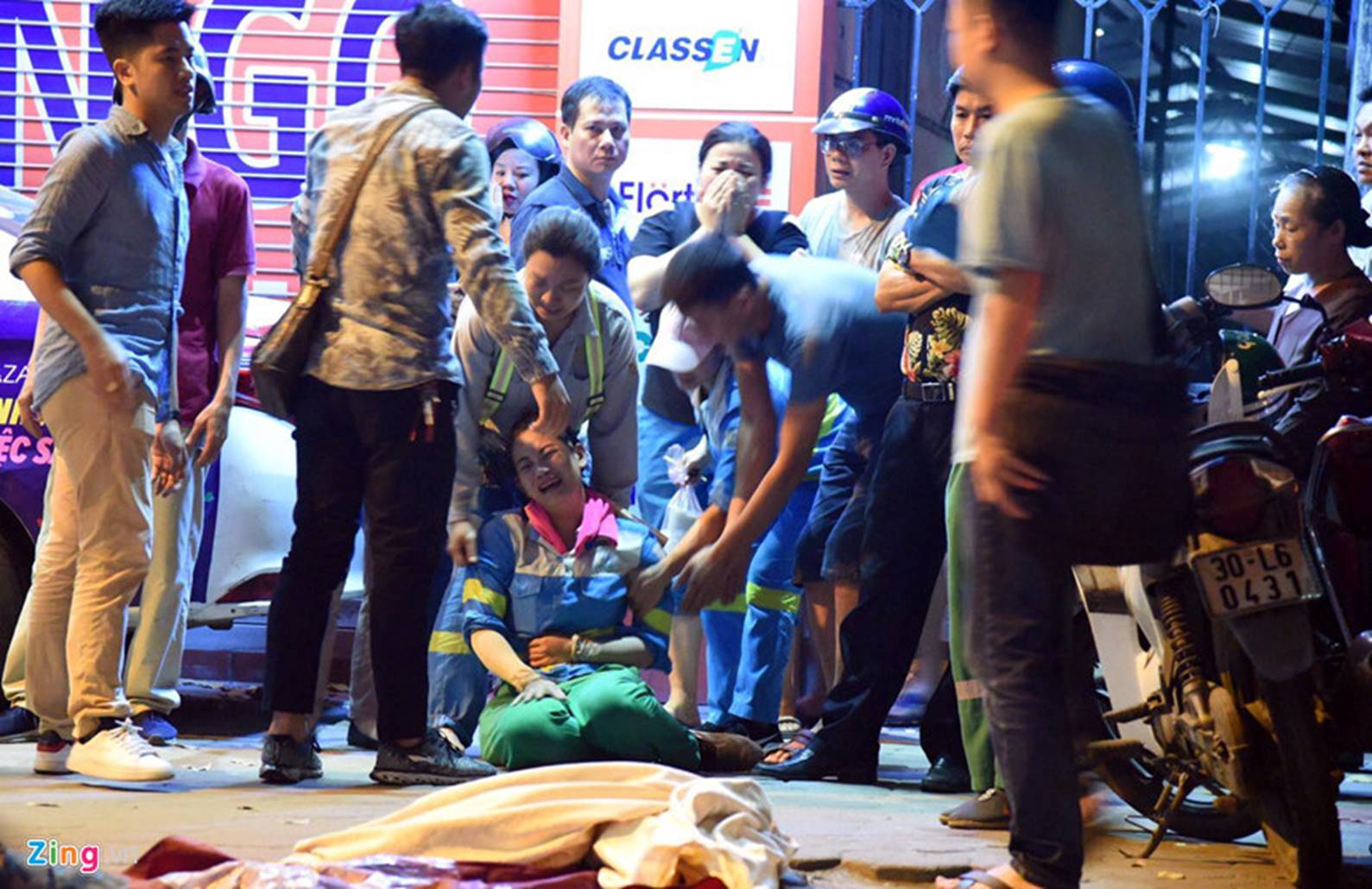 Hiện trường vụ xe Hyundai tông liên hoàn khiến nữ lao công tử vong-8