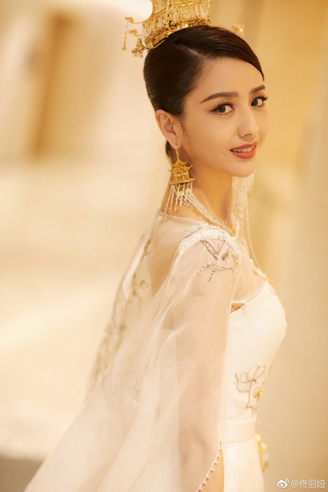 Ngây người vì dung mạo của tiên nữ tộc người đẹp nhất Trung Á-11