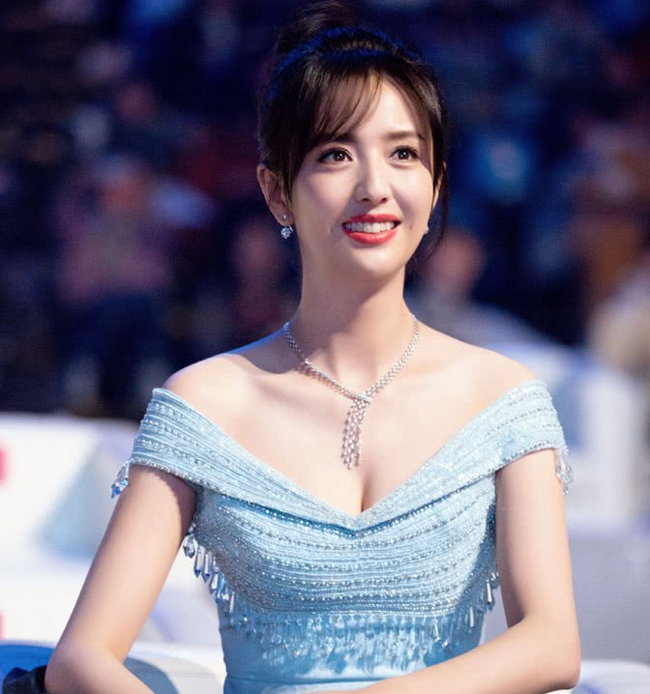 Ngây người vì dung mạo của tiên nữ tộc người đẹp nhất Trung Á-17