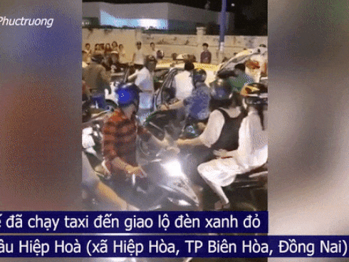 Tên cướp phục kích, giật điện thoại táo tợn ngay trước cửa hàng nước mía-1