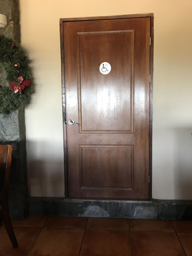 20 thiết kế nhà vệ sinh thảm họa khiến dân mạng thủ thỉ: Thôi, thà nhịn còn hơn-4