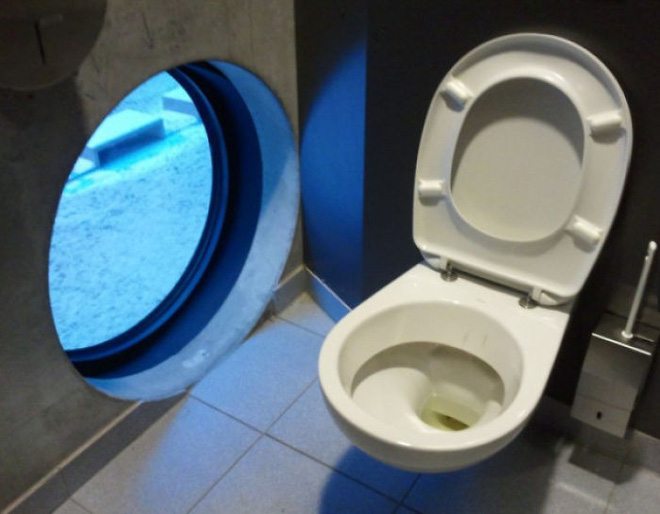 20 thiết kế nhà vệ sinh thảm họa khiến dân mạng thủ thỉ: Thôi, thà nhịn còn hơn-19
