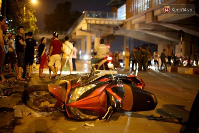 Đồng nghiệp ngã quỵ khi chứng kiến nữ công nhân môi trường bị ô tô điên đâm: Số chị ấy khổ lắm, hôm qua đi viện mua thuốc còn chưa kịp uống...-1