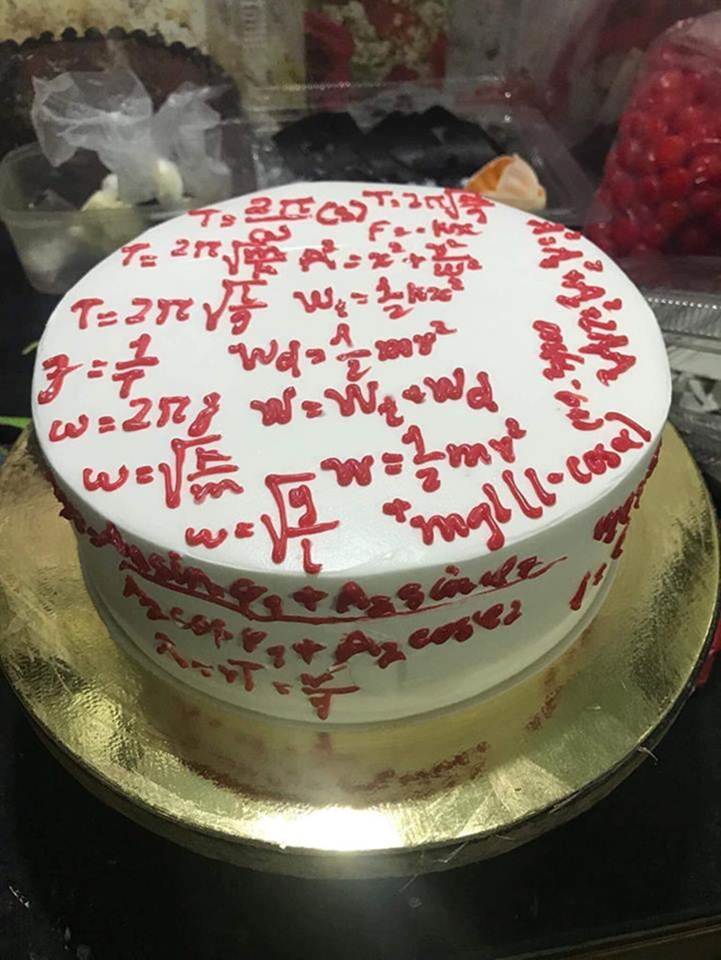 Học sinh chuyên Hóa tặng bánh sinh nhật cho cô giáo và cái kết-3