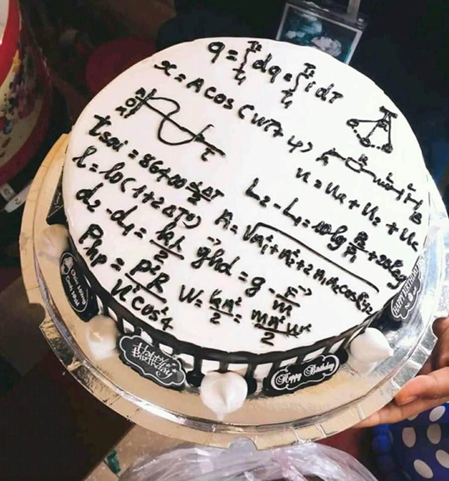 Học sinh chuyên Hóa tặng bánh sinh nhật cho cô giáo và cái kết-6