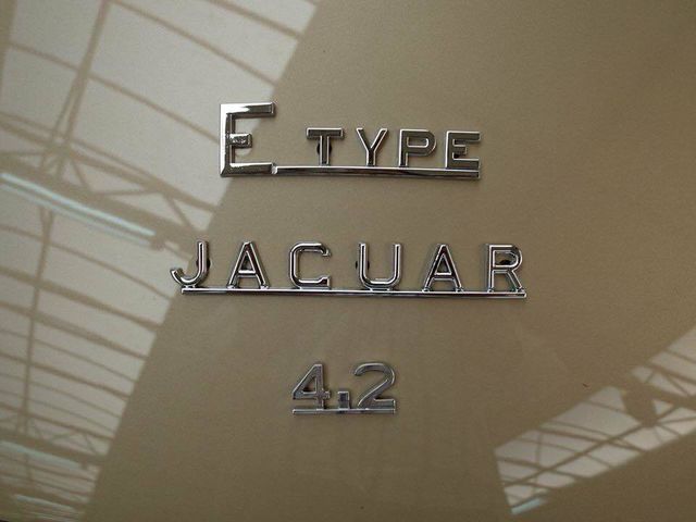 Sự hồi sinh kì diệu của một chiếc Jaguar E-Type từ đồ đồng nát-9
