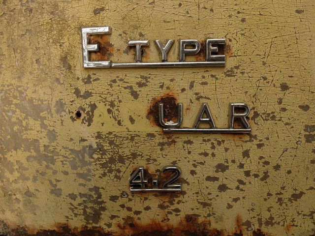 Sự hồi sinh kì diệu của một chiếc Jaguar E-Type từ đồ đồng nát-10