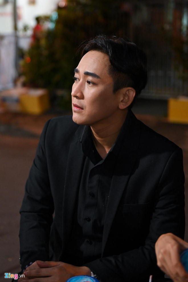 Diễm My 9X khóc nức nở trước linh cữu mẹ-5