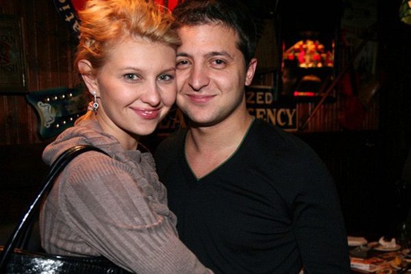 Vợ danh hài vừa đắc cử Tổng thống Ukraine xinh đẹp và giàu có cỡ nào?-5