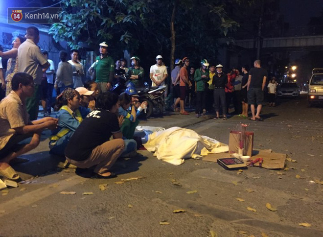 Con trai nữ công nhân môi trường bị xe điên tông tử vong: Mẹ em ngày chạy Grab, tối làm công nhân để lo cho em ăn học...-2