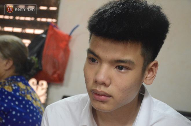 Con trai nữ công nhân môi trường bị xe điên tông tử vong: Mẹ em ngày chạy Grab, tối làm công nhân để lo cho em ăn học...-3