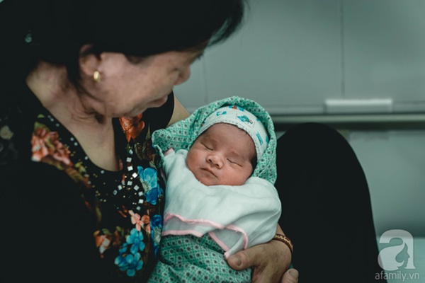 Sinh 3 sau 8 năm hiếm muộn: Để có trái ngọt ngày hôm nay, chúng tôi chưa bao giờ bỏ cuộc-7