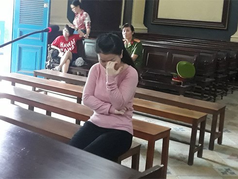 Nữ quái đánh thuốc mê bạn trai ngoại bẽn lẽn hầu tòa