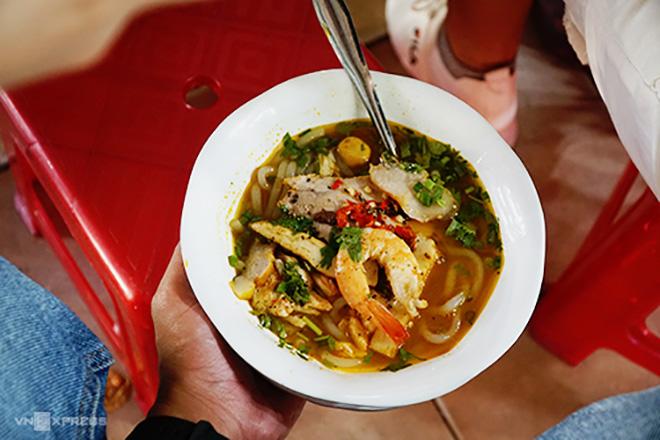 Những quán ăn dân dã, lâu đời ở chợ Bến Thành-1