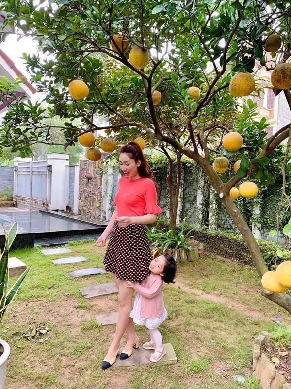 Cuộc sống như bà hoàng của chị em Á hậu Trà My - Thanh Tú sau khi kết hôn với chồng đại gia hơn nhiều tuổi-2