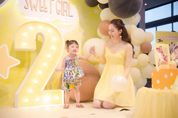 Cuộc sống như bà hoàng của chị em Á hậu Trà My - Thanh Tú sau khi kết hôn với chồng đại gia hơn nhiều tuổi-15