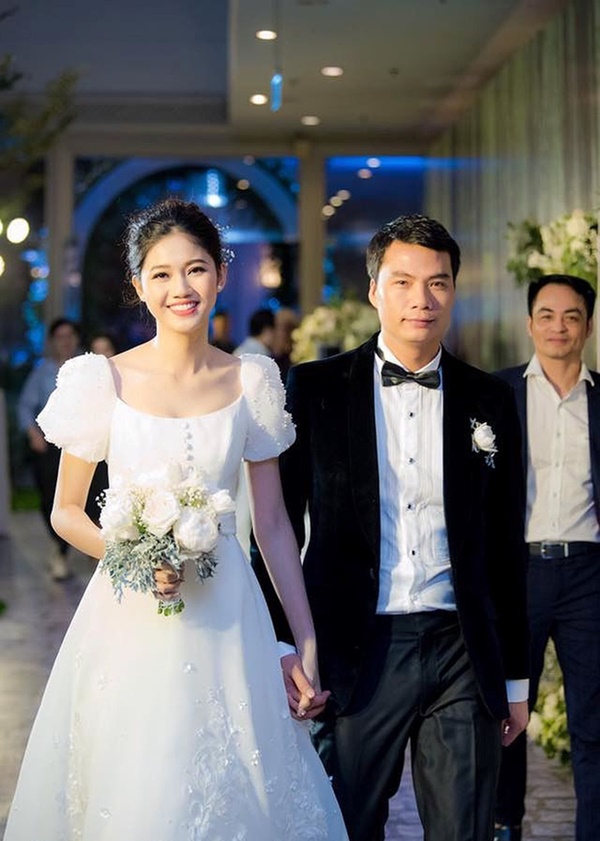 Cuộc sống như bà hoàng của chị em Á hậu Trà My - Thanh Tú sau khi kết hôn với chồng đại gia hơn nhiều tuổi-20