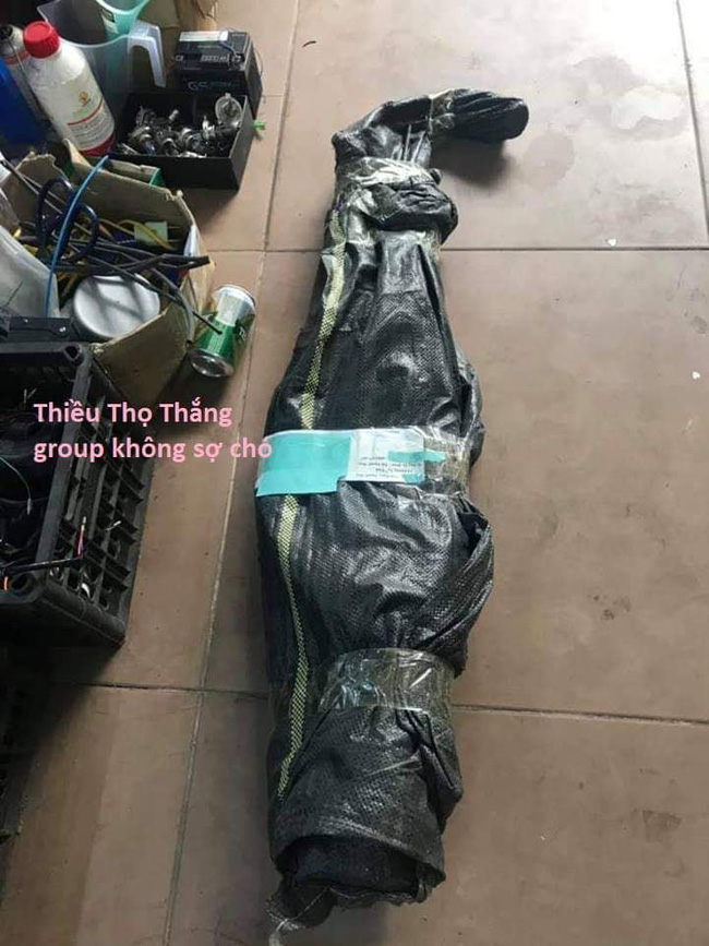 Gói hàng gửi cho khách nhưng bên giao hàng không dám nhận còn doạ báo công an, nhìn hình ảnh ai cũng hiểu lý do-2