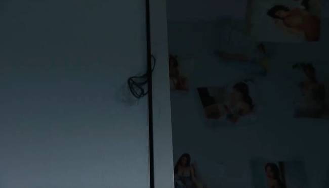 Phim của Hoàng Thùy Linh hé lộ về tên tội phạm cưỡng hiếp phụ nữ sưu tầm toàn ảnh đồi trụy-9