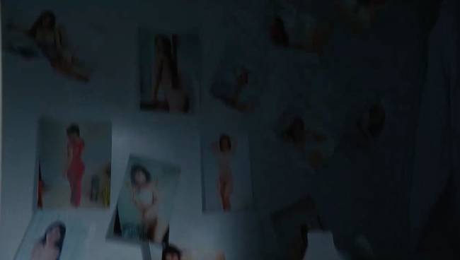 Phim của Hoàng Thùy Linh hé lộ về tên tội phạm cưỡng hiếp phụ nữ sưu tầm toàn ảnh đồi trụy-6