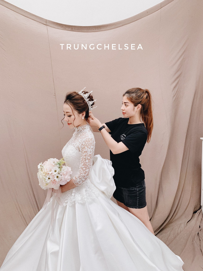 Cha ôm con gái bật khóc nức nở trong ngày cưới khiến bao người thổn thức: 20 năm nay chẳng bao giờ bố nói thương con bằng lời-2