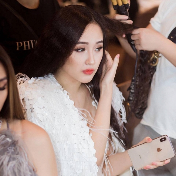 Mỹ nữ sát trai Mai Phương Thúy nhắc nhẹ mấy em kém tuổi: Ngừng xưng anh hoặc xưng tên được không?-2