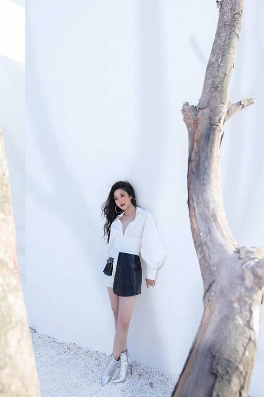 Dù chiều cao khiêm tốn, Hương Tràm vẫn tự tin diện quần ngắn khoe đôi chân gợi cảm-4