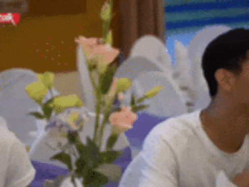 Youtuber Phương Hữu Dưỡng bất ngờ theo vợ bỏ cuộc chơi, Lexus đón dâu, mời cả Chu Bin đến dự, nhưng danh tính cô dâu mới là điều bất ngờ-16