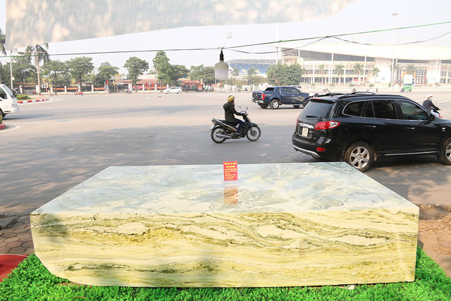 Sập ngọc nguyên khối nặng chục tấn: Đại gia bỏ tiền tỷ nằm mát lưng-5