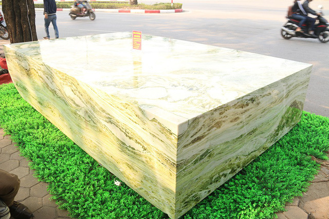 Sập ngọc nguyên khối nặng chục tấn: Đại gia bỏ tiền tỷ nằm mát lưng-11