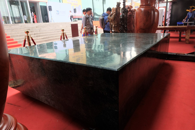 Sập ngọc nguyên khối nặng chục tấn: Đại gia bỏ tiền tỷ nằm mát lưng-3