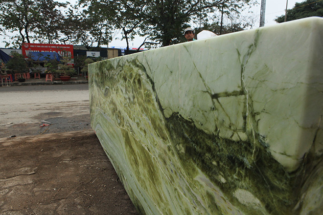 Sập ngọc nguyên khối nặng chục tấn: Đại gia bỏ tiền tỷ nằm mát lưng-15