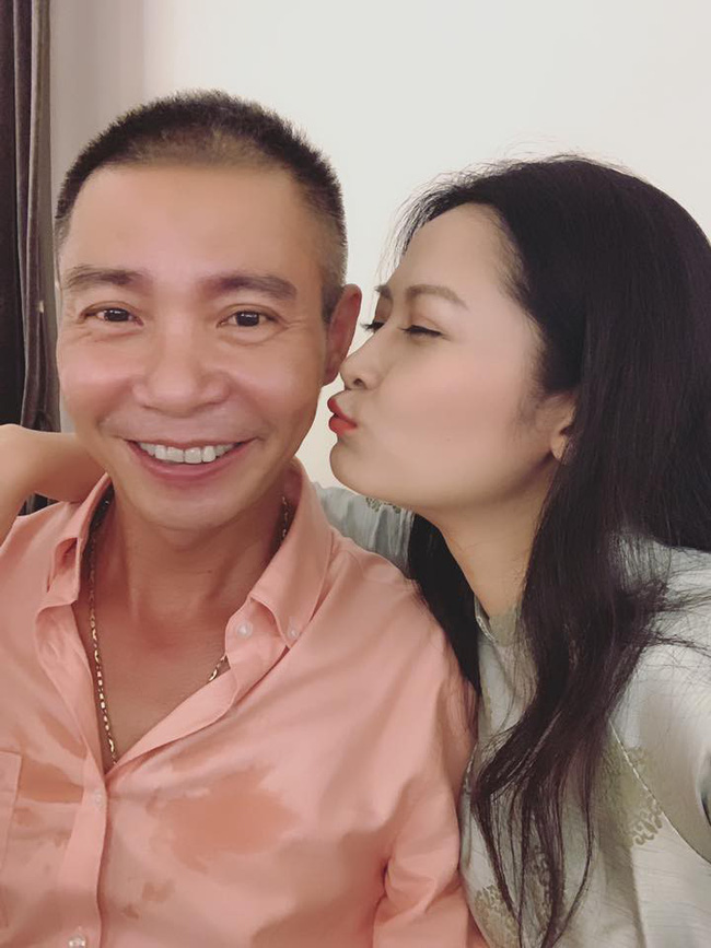 Toàn cảnh tiệc cưới kiểu một lần chơi lớn của NSND Trung Hiếu, biến đám cưới thành Đại hội Hội Nghệ sĩ sân khấu Việt Nam-8