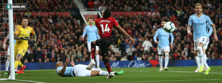 Chú quỷ nhỏ của Sir Alex lắc đầu, Man United hai tay dâng chức vô địch cho Man City-3