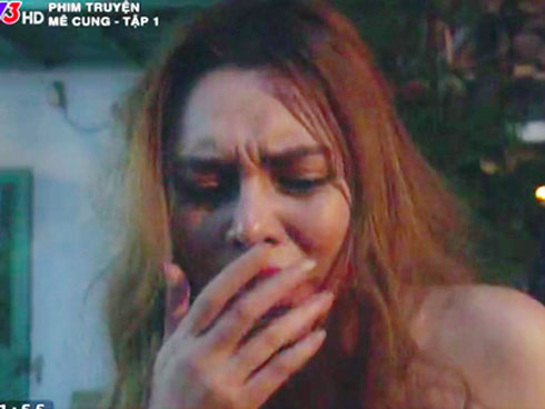 Mê cung tập 2: Anh Cảnh” Doãn Quốc Đam xuất hiện, vẽ mắt, đánh phấn rồi... tốc váy cô gái trẻ giữa đám đông-13