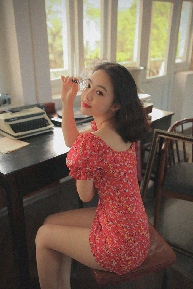 Quỳnh Kool khoe thềm ngực, tiết lộ hậu trường chụp ảnh gợi cảm không ngờ-13