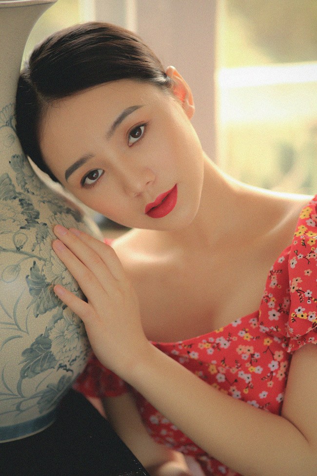 Quỳnh Kool khoe thềm ngực, tiết lộ hậu trường chụp ảnh gợi cảm không ngờ-18