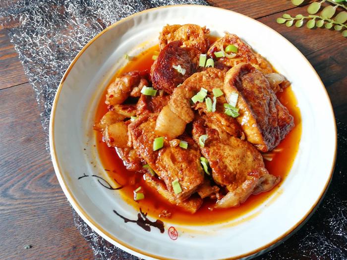 Làm đậu phụ om thịt, thêm một thìa gia vị này, đậu ngon mà màu đẹp hơn hẳn-4