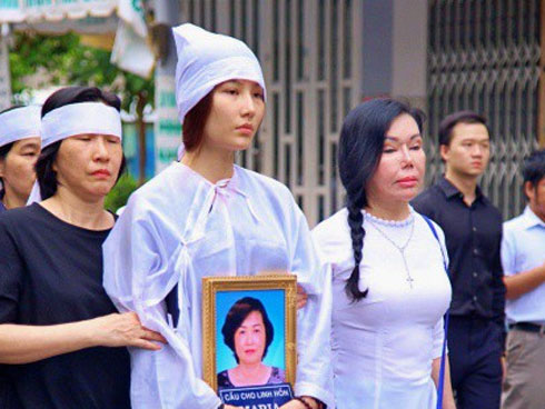 Nghẹn ngào tâm thư Diễm My 9x gửi mẹ đã khuất: 8 ngày mẹ bỏ con đi, tối nay ai ôm con ngủ đây mẹ ơi!-6