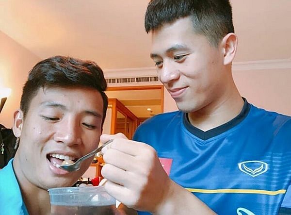 Cặp Đình Trọng - Tiến Dũng tái hiện màn diễn xuất kinh điển trong tiệc sinh nhật-5