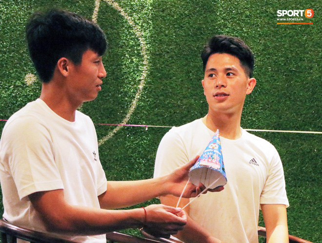 Cặp Đình Trọng - Tiến Dũng tái hiện màn diễn xuất kinh điển trong tiệc sinh nhật-3