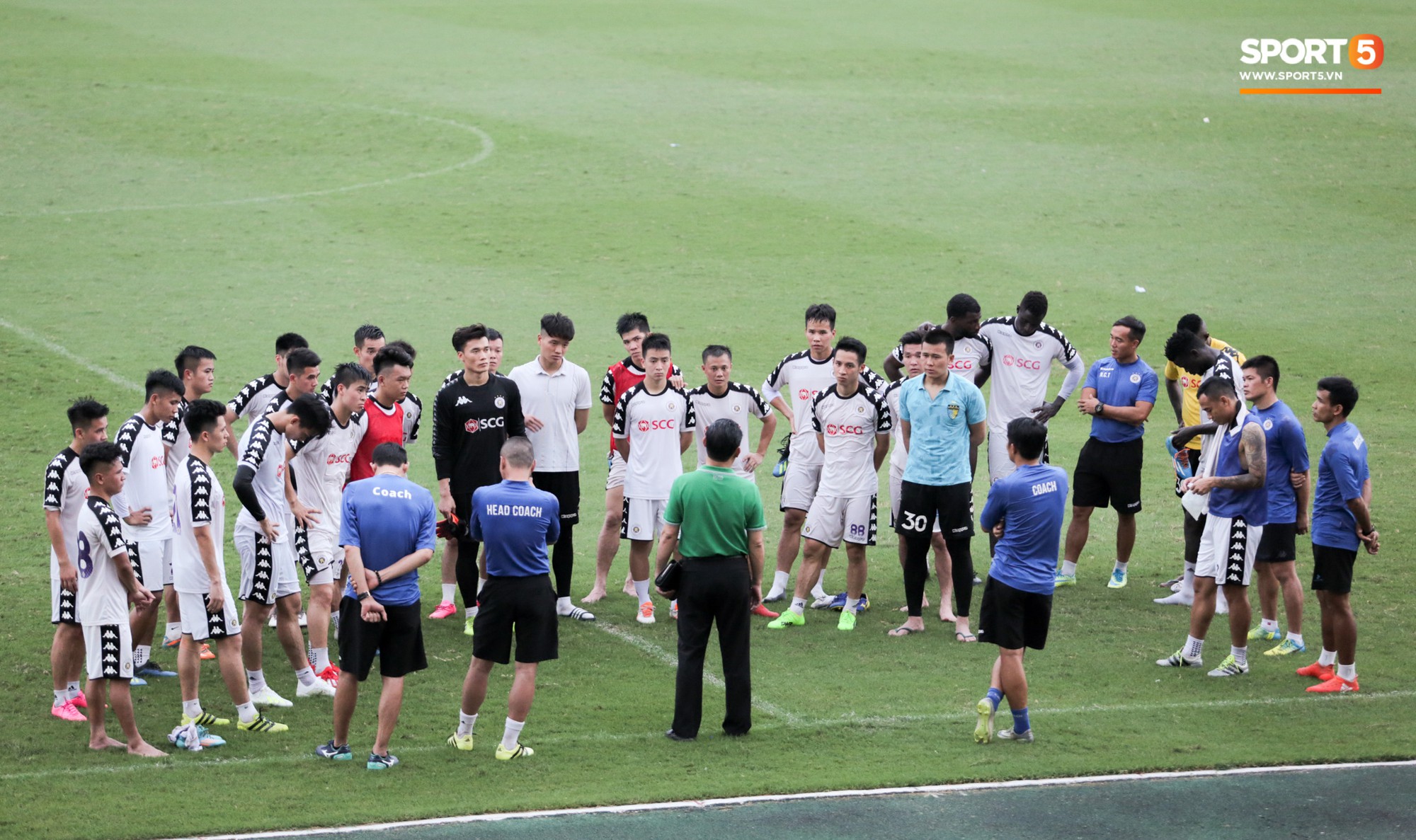 Thủ môn Bùi Tiến Dũng rất buồn trước thông tin thất thiệt có thể giải nghệ vì chấn thương-2