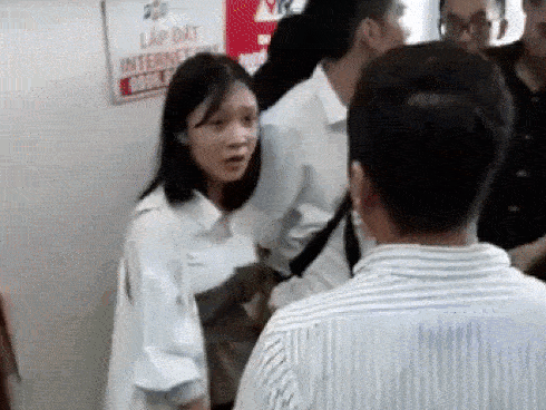 Công an xác minh thông tin người đàn ông bị tố sờ đùi cô gái tại chung cư Linh Đàm-2