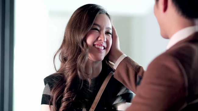 Ngoại tình công sở, gã sếp định quất ngựa truy phong nhưng đến khi cô nhân viên lộ thân thế, hắn mới thốt lên: Đàn bà thật đáng sợ-1