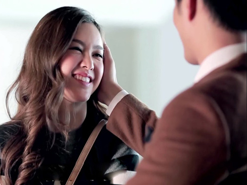 Ngoại tình công sở, phi công đa tình bị máy bay trừng phạt bằng đòn ghen hiểm vì có mới nới cũ-3